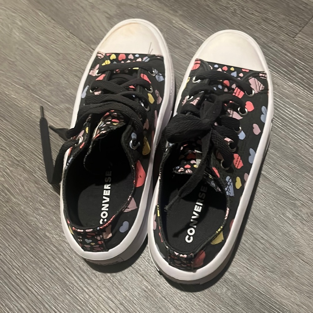 Kids converse